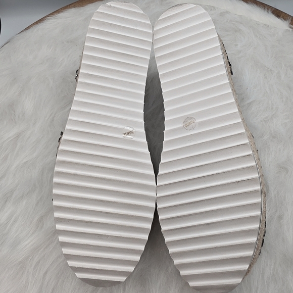 Jennifer Lopez Black Snakeskin Studed Espadrilles Size 7.5 - Picture 8 of 12